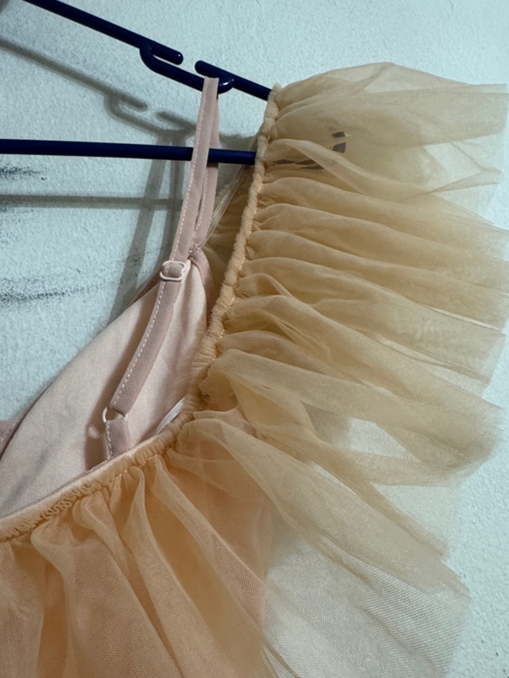 PrettyLittleThing Peach Ruffle Mini Dress Size 6US (10 UK) - Picture 9 of 11